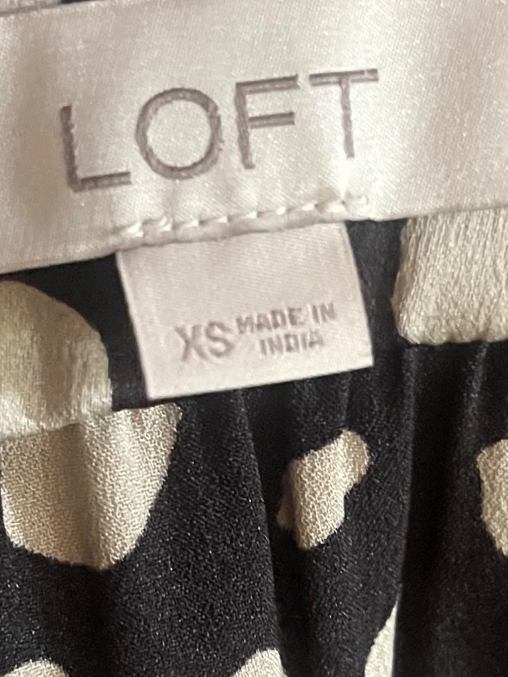 Loft Cropped Blouse Black Tan Spotted Print Back Tie Puff Sleeve size XS preppy